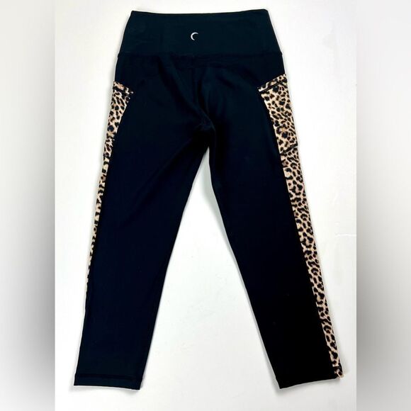 Zyia Leopard Print High Rise Cropped Leggings - Picture 5 of 9
